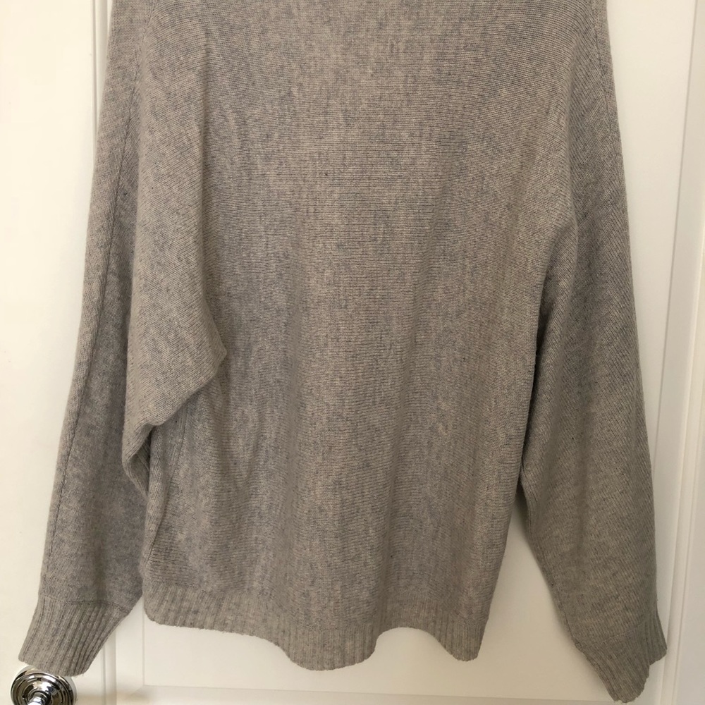 Sweater - Picture 5 of 6